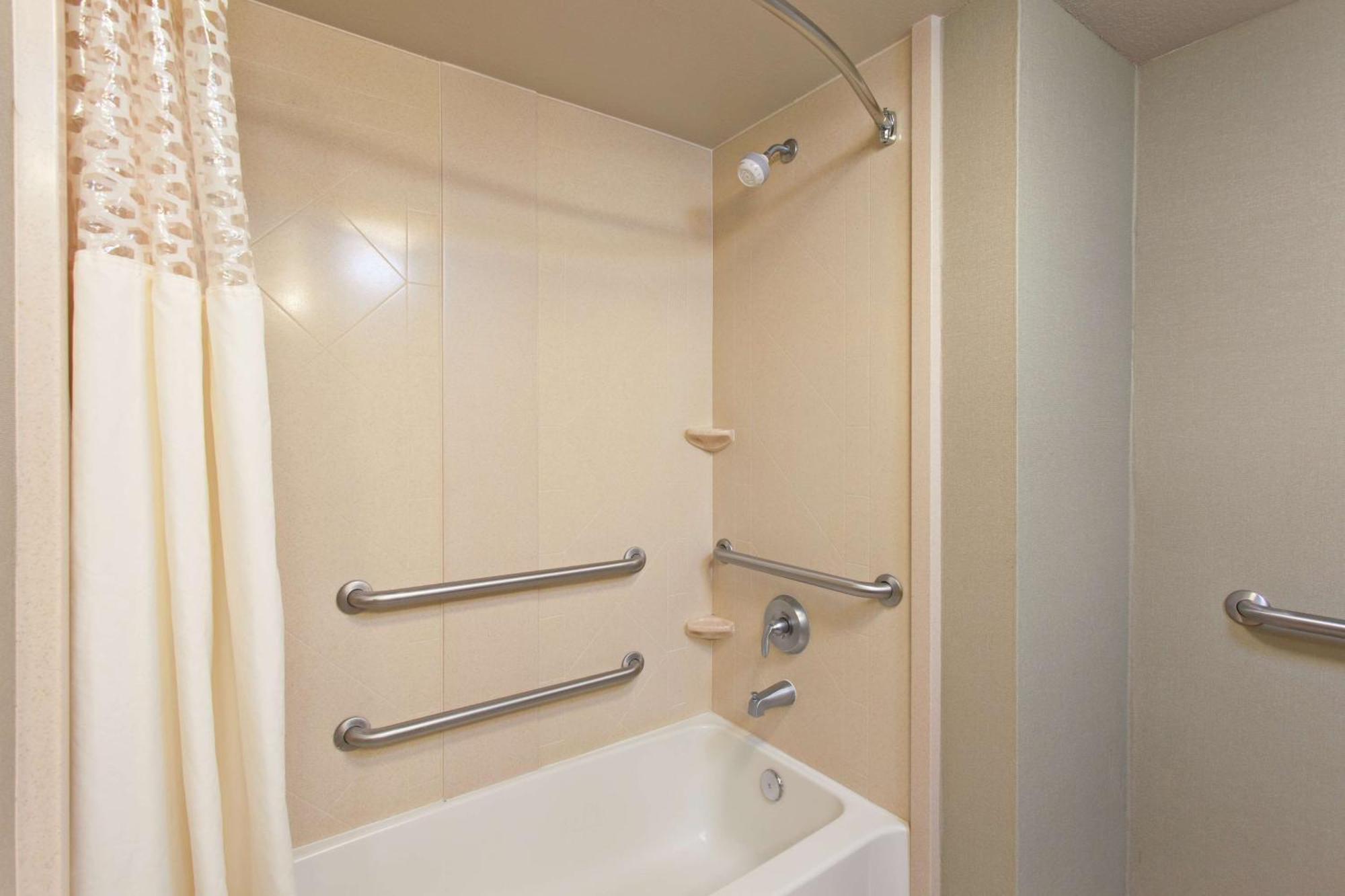 Hampton Inn And Suites Мерсед Экстерьер фото