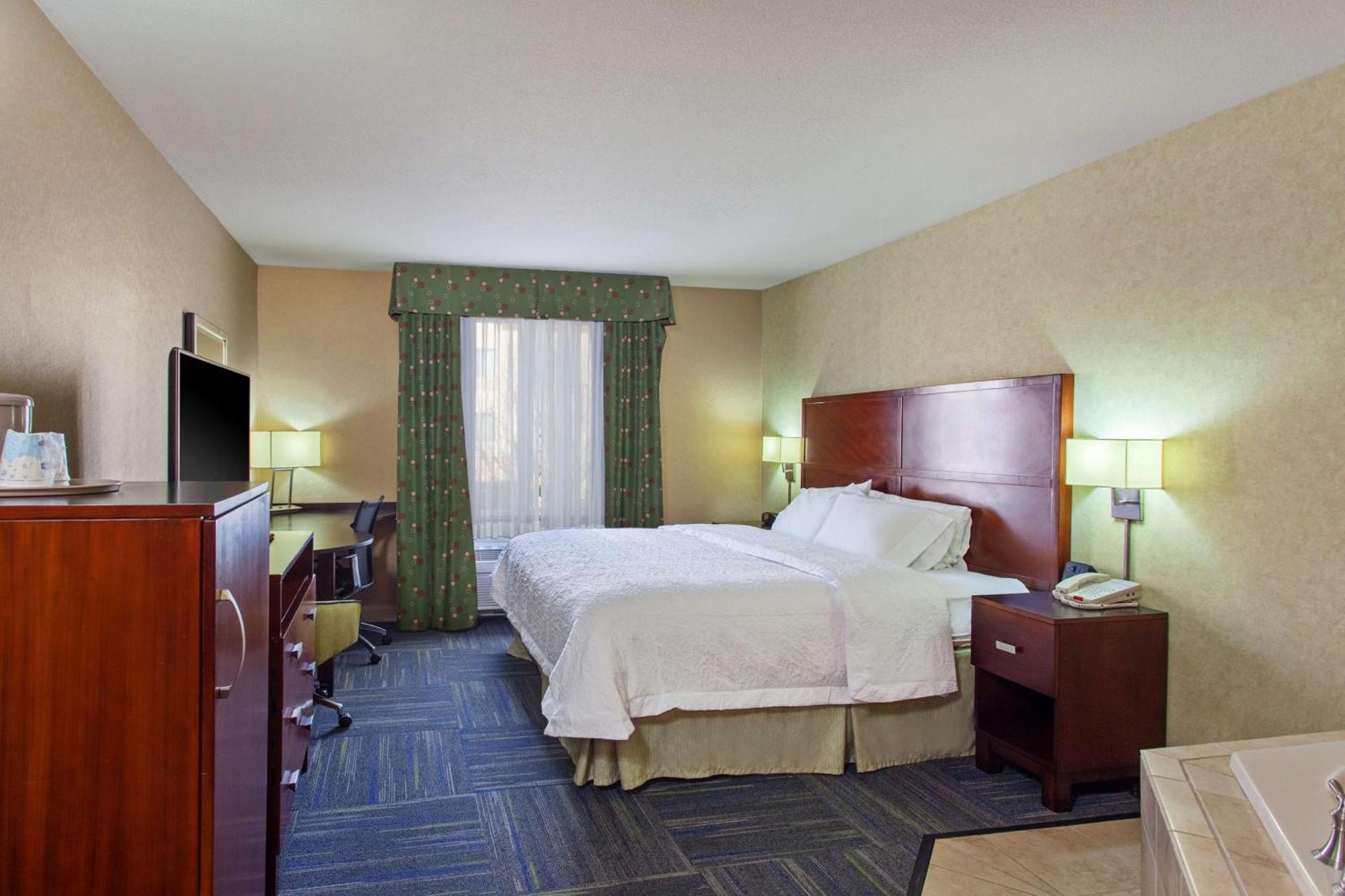Hampton Inn And Suites Мерсед Экстерьер фото