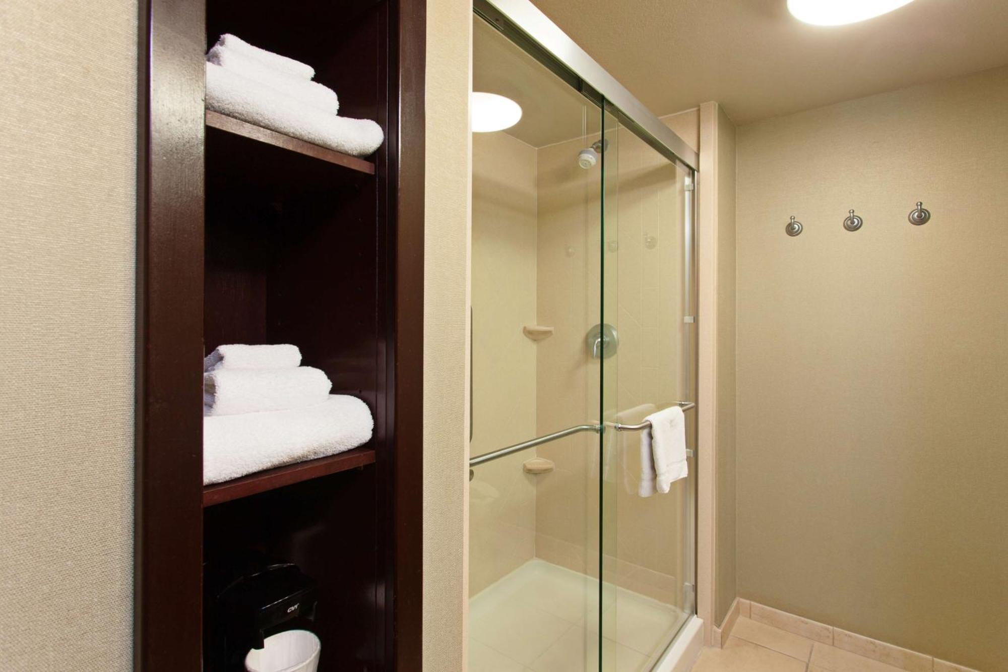 Hampton Inn And Suites Мерсед Экстерьер фото