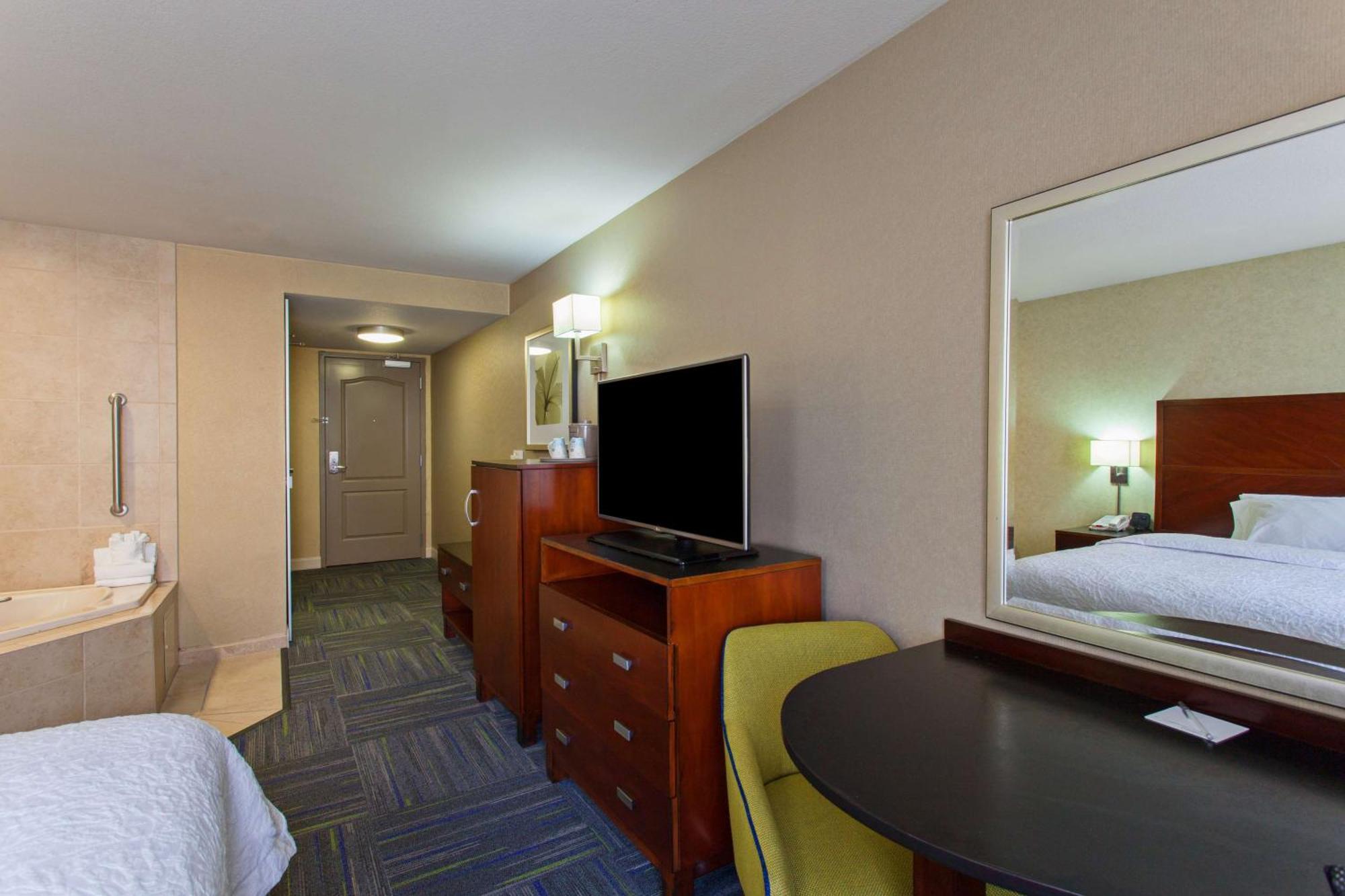 Hampton Inn And Suites Мерсед Экстерьер фото