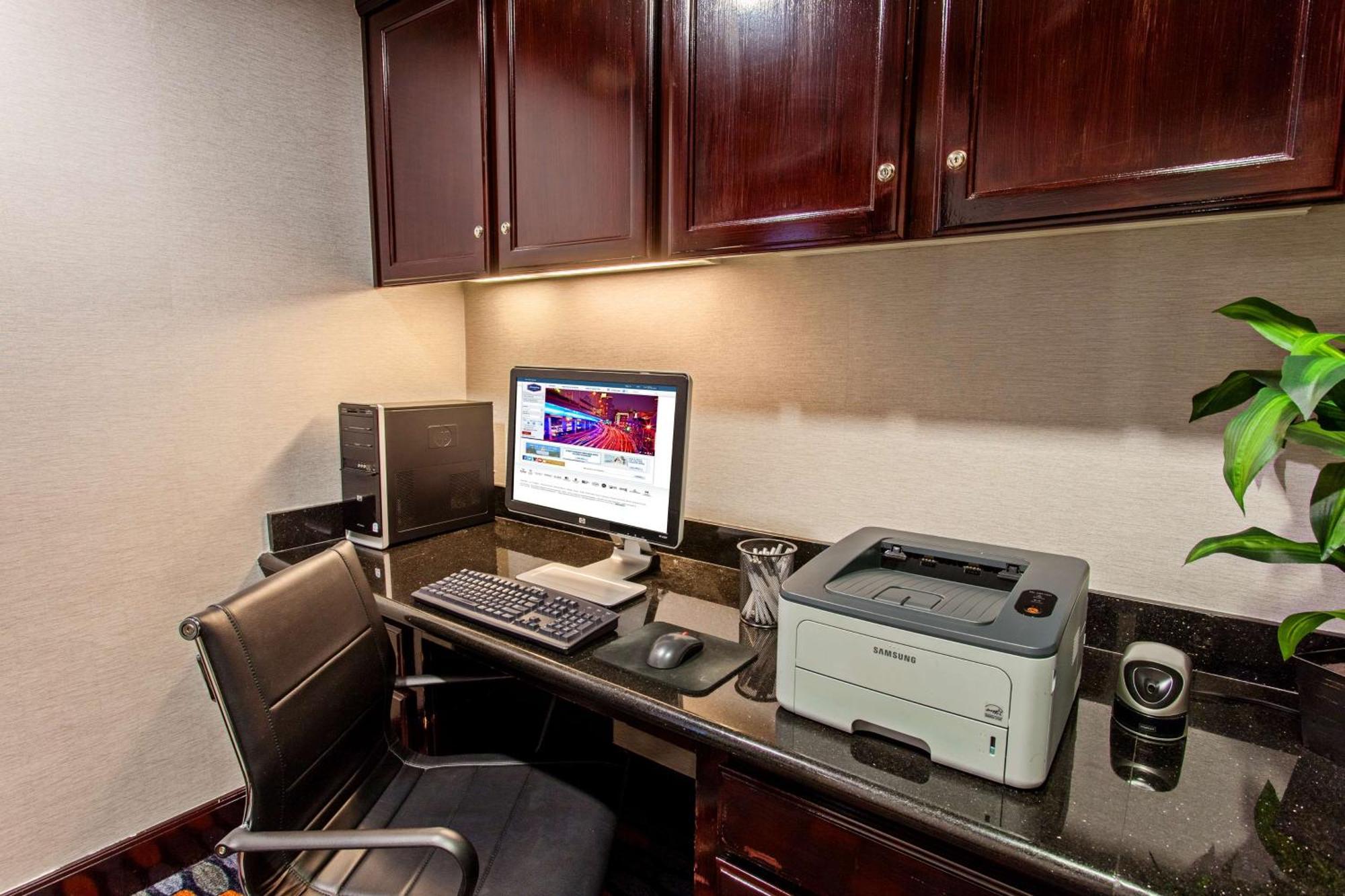 Hampton Inn And Suites Мерсед Экстерьер фото