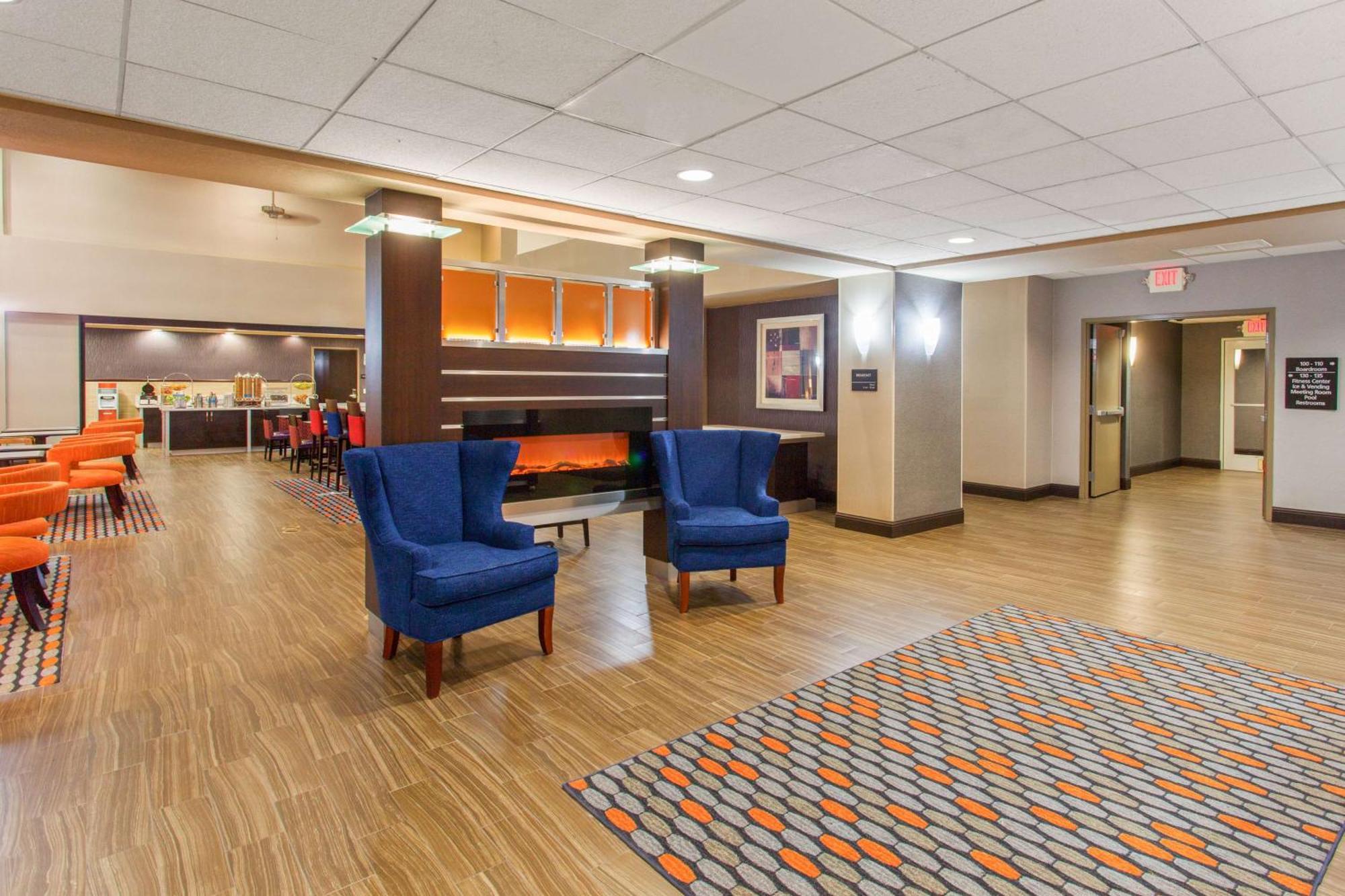 Hampton Inn And Suites Мерсед Экстерьер фото