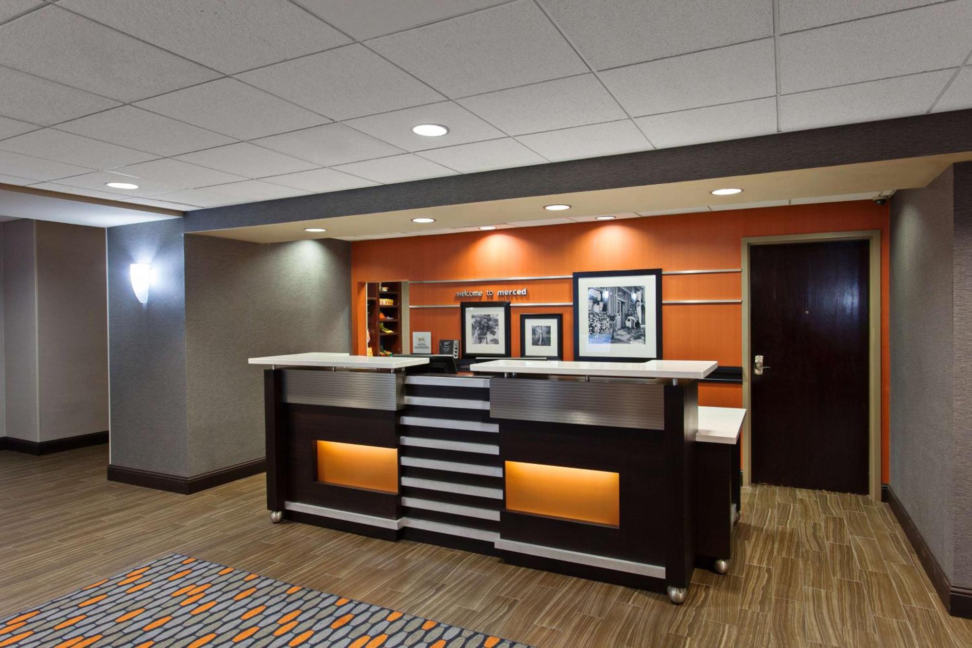 Hampton Inn And Suites Мерсед Экстерьер фото